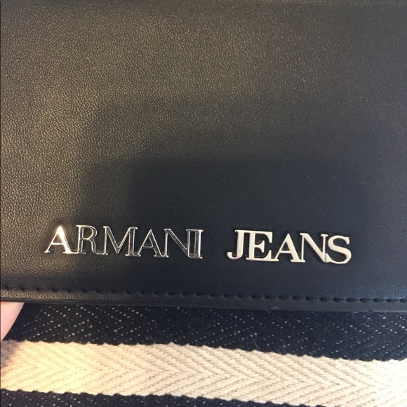Armani Jeans navy and white purse. - Picture 4 of 8